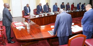 President William Ruto leads Cabinet Secretaries in a word of prayer before chairing his inaugural cabinet meeting at State House on Tuesdfay, Seeptember 27, 2022.