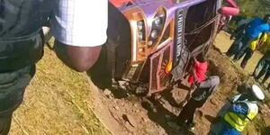 Police and residents attempt to rescue passengers after the Climax Coach bus crashes at Awasi along Kisumu-Nairobi Highway, May 18, 2025.