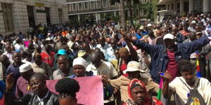 Residents of Igembe South who raided the chief's home on Thursday, May 14.