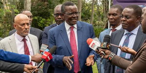 EACC CEO Twalib Mbarak, Former Chief Justice David Maraga and EACC Bishop David Oginde addressing the press after an anti-corruption forum.