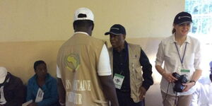 estus Gontebanye Mogae, Fmr President of the Republic of Botswana, in the interior monitoring elections..jpg