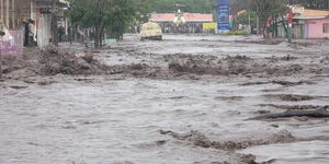A photo of raging floods in River Kandisi, Ongata Rongai