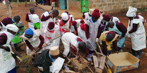 Grade 3 pupils from Kiangungi Primary School in Embu County during a CBC assignment