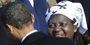 Kezia Obama with Former US President Barack Obama at the President's inauguration ceremony on January 20,2009.