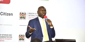 Immigration PS Julius Bitok addresses the representatives of Ministries, Corporations, Departments and Agencies (MCDAs) at Mlolongo, Machakos County