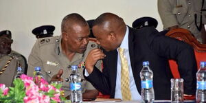 A photo of the former police Boss King'ori Mwangi and Former DCI Boss, George Kinoti 