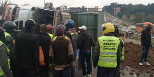 Lorry carrying Marram blocking traffic flow along Thika super highway