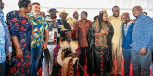 Luo Council of Elders chairman Odungi Randa (seated) with the late Raila Odinga together with other ODM leaders