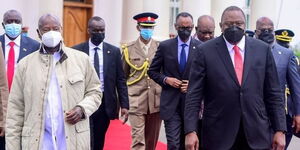 President Yoweri Museveni of Uganda accompanied by President Uhuru Kenyatta and President Kagame at an event in State House, Nairobi on April 9, 2020.