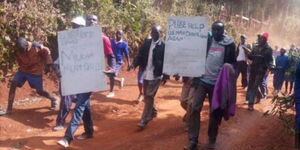 Parents protest poor results 