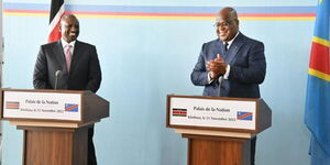 President William Ruto (left) and DRC President Felix Tshisekedi hold a press briefing on November 21, 2022.