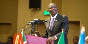 Ruto in Luanda Angola