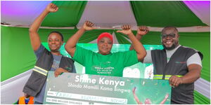 Tabu Khamisi Ndonga received her Ksh1 million cheque after successfully participating in the ongoing countrywide Shine Kenya Shinda Mamilii Kama Bingwa campaign by Safaricom.