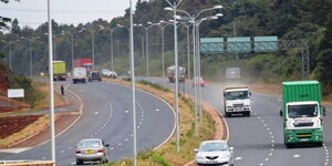 Motorists using a section of Southern Bypass located in Nairobi 