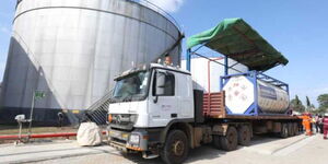 A truck of the first crude oil consignment from Lokichar, Turkana arrives at Mombasa's Changamwe KPRL storage facility on  June 7, 2018.