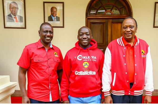 From left: Deputy President William Ruto, the late Kahawa Wendani MCA Cyrus Omondi and President Uhuru Kenyatta at State House in 2018