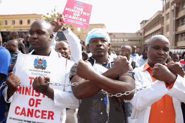 Doctors protest outside the Milimani Law Courts in Nairobi on January 26, 2017.