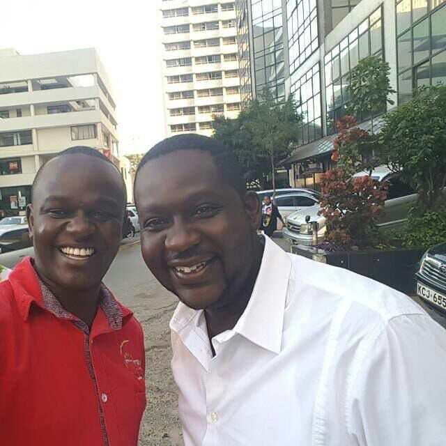 Alliwah poses for a selfie with Churchill. Churchill first emceed during the launch of Alliwah's debut album on November 23, 2002 at the Panafric Hotel, Nairobi.
