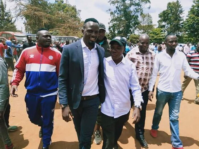 MacDonald Mariga and former Ikolomani MP Bony Khalwale campaign in Kibra, Nairobi.