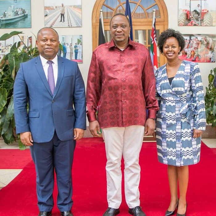 President Kenyatta (middle) with the Africa50 Chief Executive Officer Alain Ebobisse and Chief Operating Officer Carole Wamuyu Wainaina at Statehouse, Nairobi on March 1, 2018.