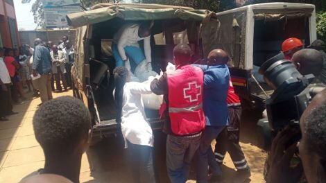 Bodies of pupils who perished when a classroom collapsed at Precious Talent Top School in Nairobi being loaded into police vehicles by rescuers