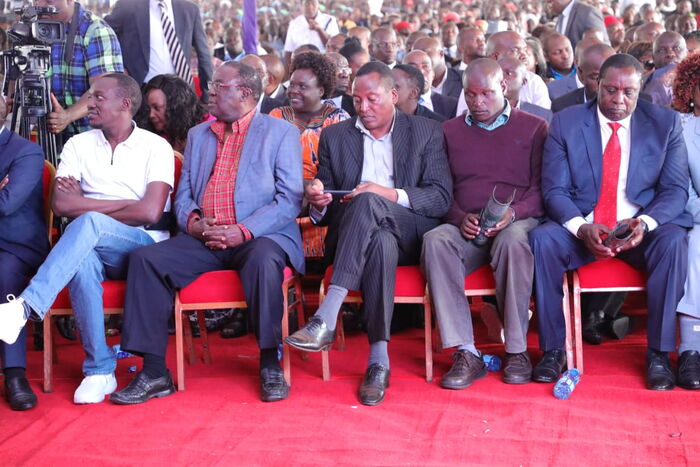 Political leaders at the burial of former Nyaribari Masaba MP Hezron Manduku on 31/08/2019. Raila responded to Gusii leaders who wanted him to endorse Matiang'i for presidency