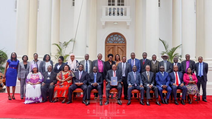 President Uhuru Kenyatta, Raila Odinga and DP William Ruto with the BBI Taskforce at State House on Tuesday, November 26, 2019