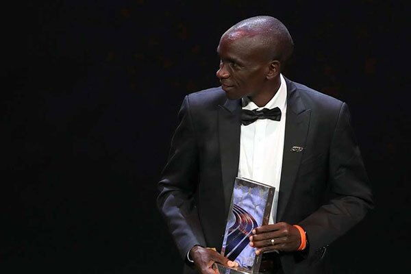 Eliud Kipchoge receiving the Male Athlete Of the Year Award