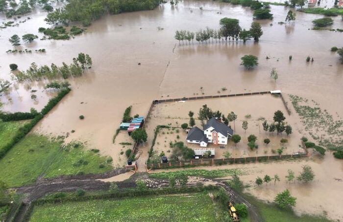 https://www.kenyans.co.ke/files/styles/article_inner/public/images/news/floods_hit_homes_in_kamulu_area_in_kasarani_constituency.jpg?itok=aXYCpJlQ