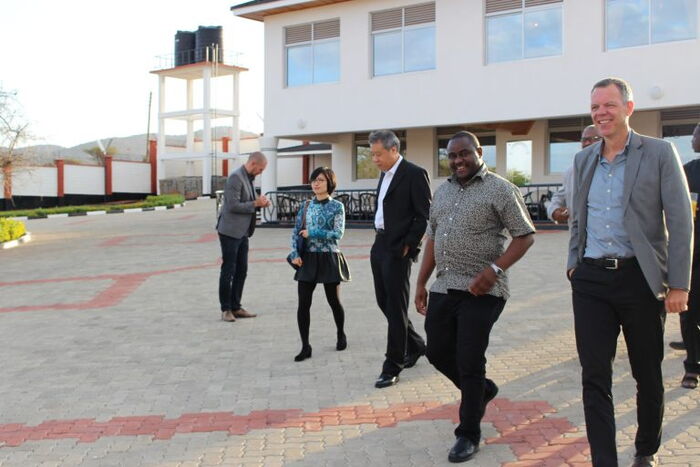 Guests pictured outside Francis Atwoli's Kajiado palace, August 2016.