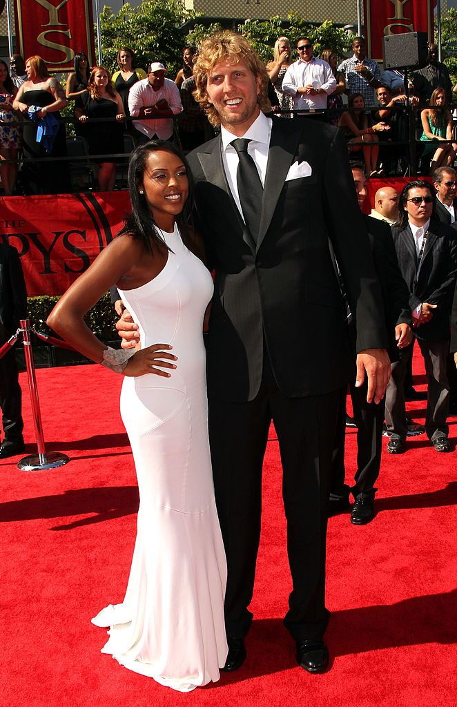 Dirk Nowitzki and Jessica Olsson at the NBA awards in 2011.