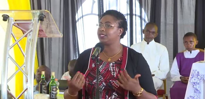 Aisha Jumwa speaking at the funeral service of the brother to Kandara MP Alice Wahome on Wednesday, November 20, 2019