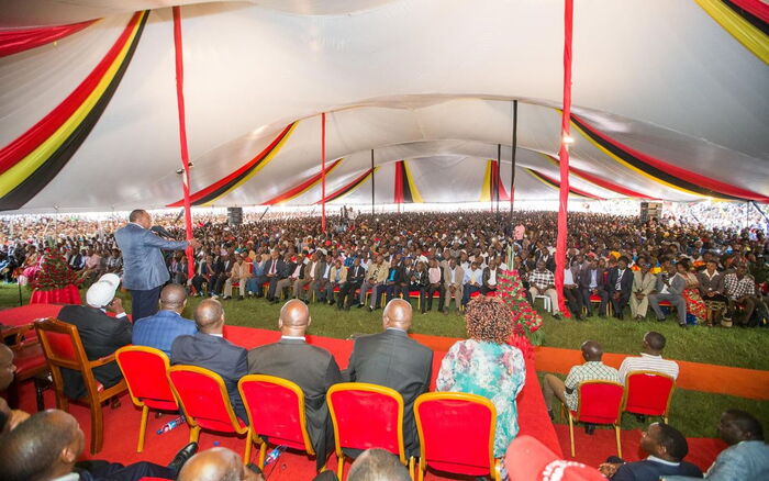 President Uhuru Kenyatta addressing Jubilee leaders in a past event at State House Nakuru. Police are investigating the mysterious death of a man outside the highly guarded area