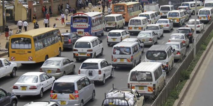 Traffic snarl up along a busy Mombasa road. The Wednesday, November 6 scare caused a huge traffic on the the busy Sheikh Abdalla Farsi road junction in Mombasa.