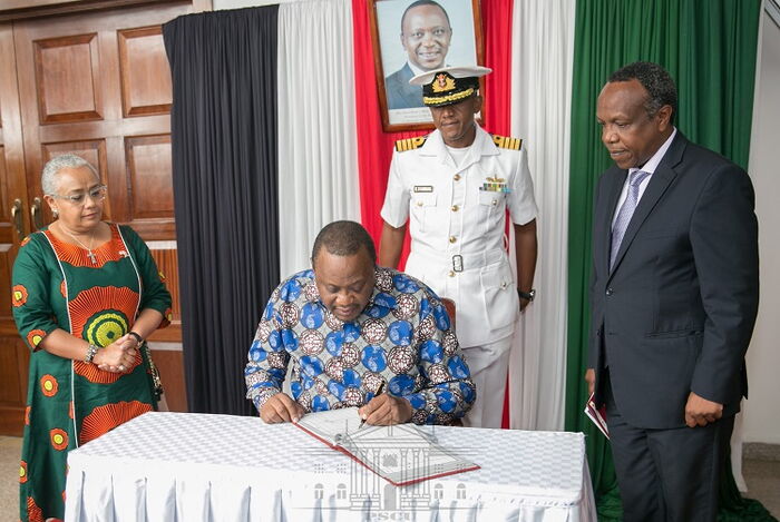 President Kenyatta urged the youths to embrace digital platforms as a way of creating job opportunities
