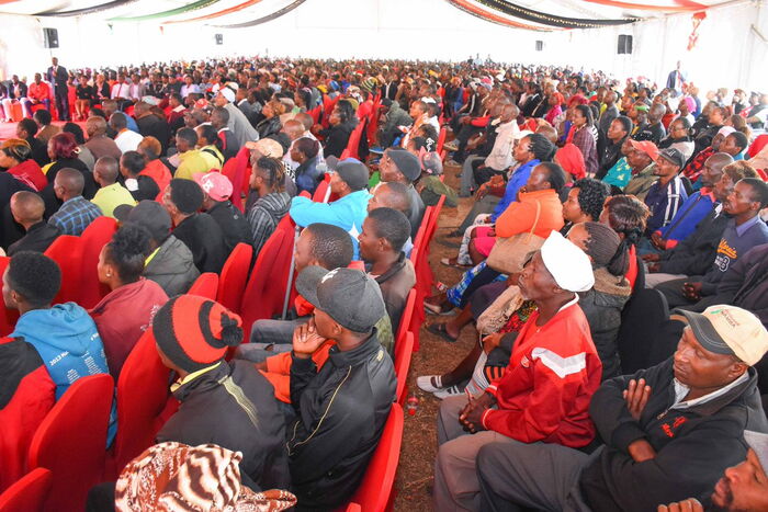 Kibra residents at Ruto's home for Mariga's campaign