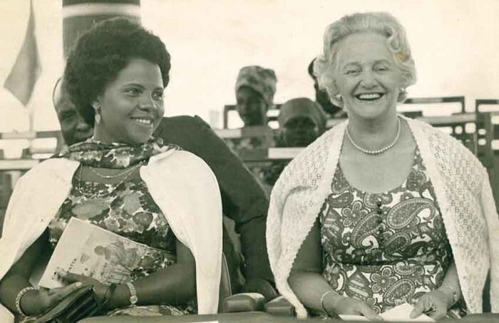 Edna Grace Clarke Kenyatta (right) in 1971
