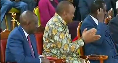 President Kenyatta Applauding Kalonzo 