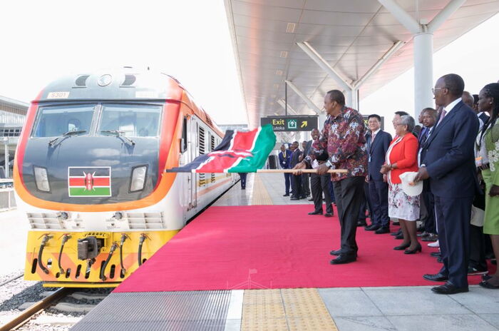 Uhuru Kenyatta officially launching the Nairobi-Suswa SGR on Wednesday, October 16. Photo: The Standard.