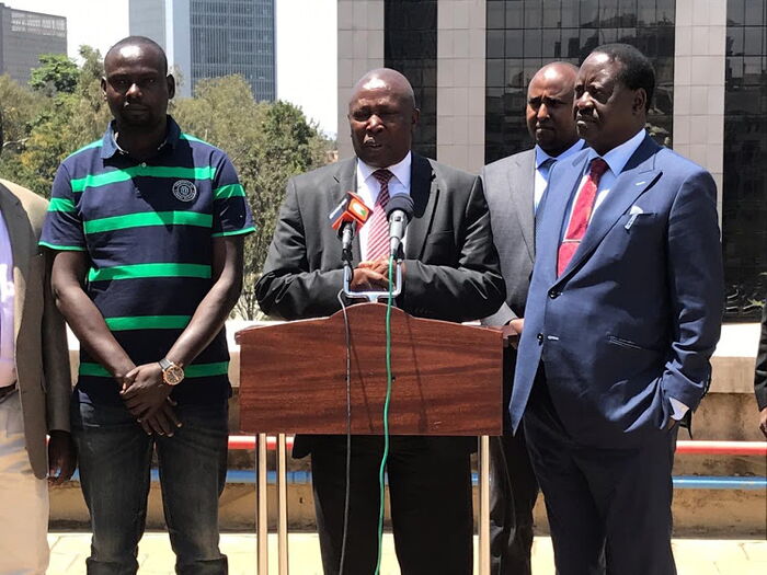 Maina Kamanda Flanked By ODM leader raila Odinga and ODM Kibra candidate Imran Okoth adresses the press In Upperhill Nairobi