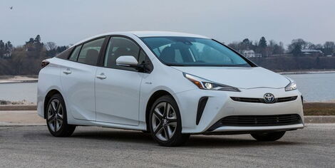 An image of a white 2019 Toyota Prius.