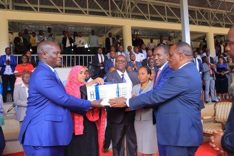 Kisii Governor Simba Arati receiving Staff Audit for employees of the Kisii County Executive after a three months commission on February, 15, 2023