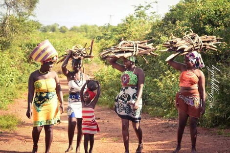 One of the photo's from Daggy Shy's viral Baringo Girl series