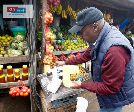 Baringo Senator Gideon Moi during an impromptu visit at the at a roadside market along Nakuru-Kabarnet road on Saturday, March 28