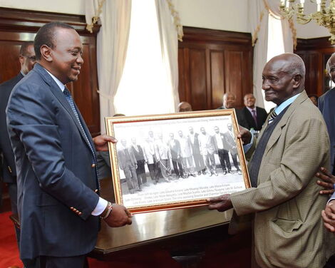 https://www.kenyans.co.ke/files/styles/article_inner_mobile/public/images/media/Billionaire%20Gerald%20Gikonyo%20%28right%29%20receives%20an%20award%20from%20President%20Uhuru%20Kenyatta%20in%202017..jpg?itok=RqLYteTy