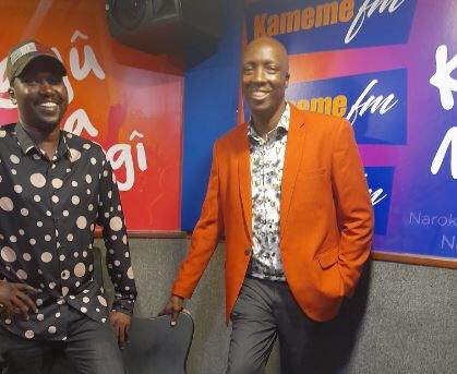 Kameme FM Presenter Jeremiah Nyaga Njoroge alias Chef Gathemba (left) alongside Gatonye wa Mbugua. 