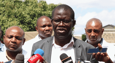 Chief Government Pathologist Johansen Oduor (centre) flanked by officials from the DCI and Government Chemist. His autopsy report regarding Ken Walibora released on April 18, 2020, has raised questions.
