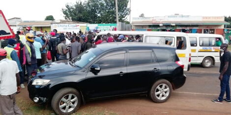 https://www.kenyans.co.ke/files/styles/article_inner_mobile/public/images/media/Commotion%20along%20the%20Eldoret-Iten%20road%20after%20an%20accident%20between%20a%20lorry%20and%20a%20matatu%202.jpg?itok=UkCN48Yw https://www.kenyans.co.ke/files/styles/article_inner_mobile/public/images/media/Commotion%20along%20the%20Eldoret-Iten%20road%20after%20an%20accident%20between%20a%20lorry%20and%20a%20matatu%202.jpg?itok=UkCN48Yw