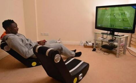 Current Club CF Montreal midfielder, Victor Wanyama plays FIFA at his home. 