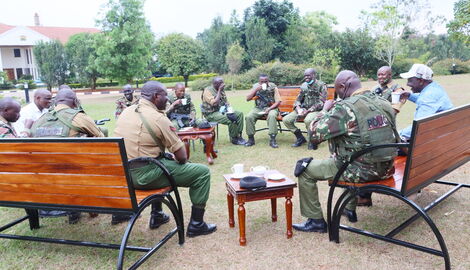 DP William Ruto having tea with AP officers attached to his Karen residence on August 30, 2021.